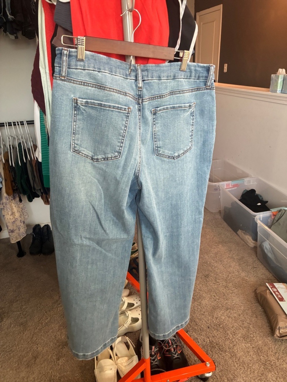 Kut from the Kloth Light Blue Cropped Wide-Leg Jeans with Front Patch Pockets - Picture 4 of 5